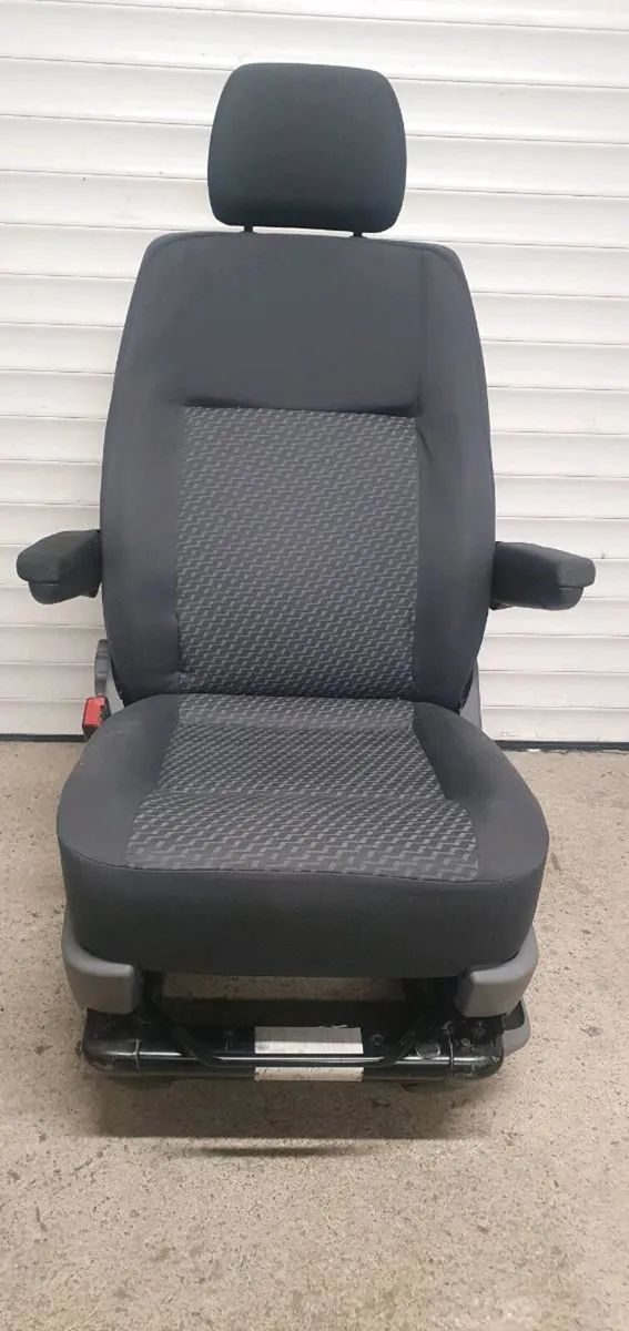 VW Transporter Captain seat,  passenger side - Image 1