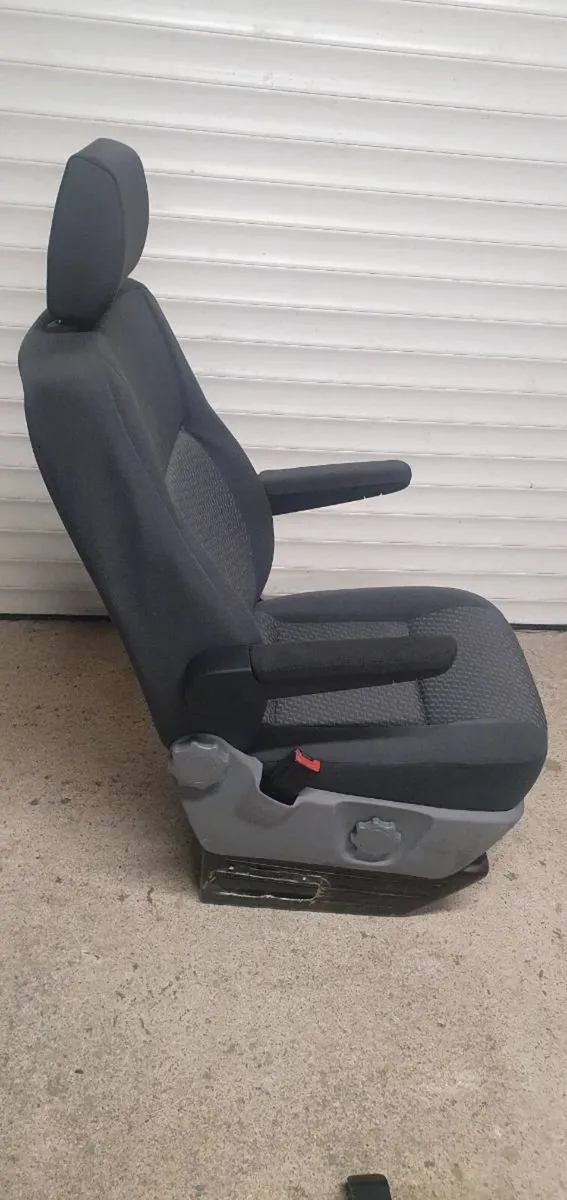 VW Transporter Captain seat,  passenger side - Image 2