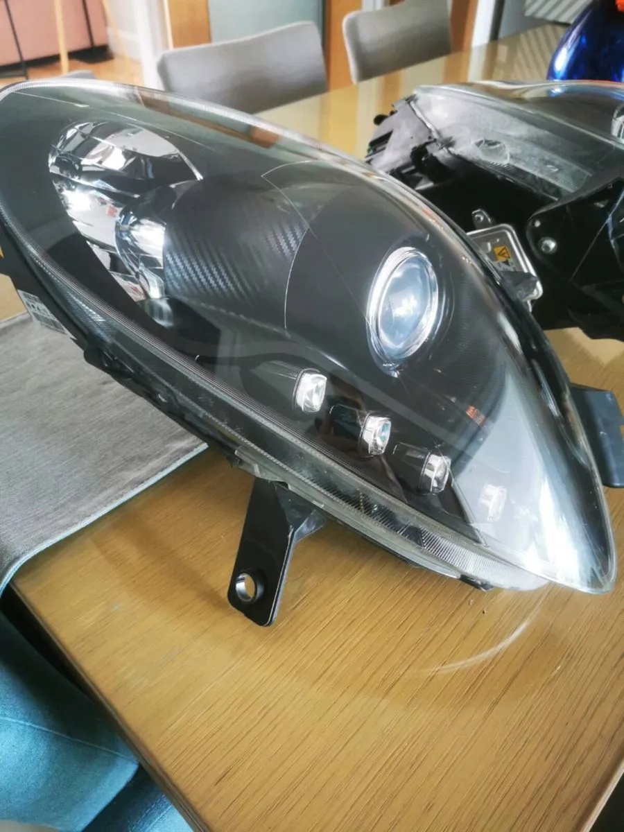 Alfa Romeo Bi-xenon Headlamps - Image 1