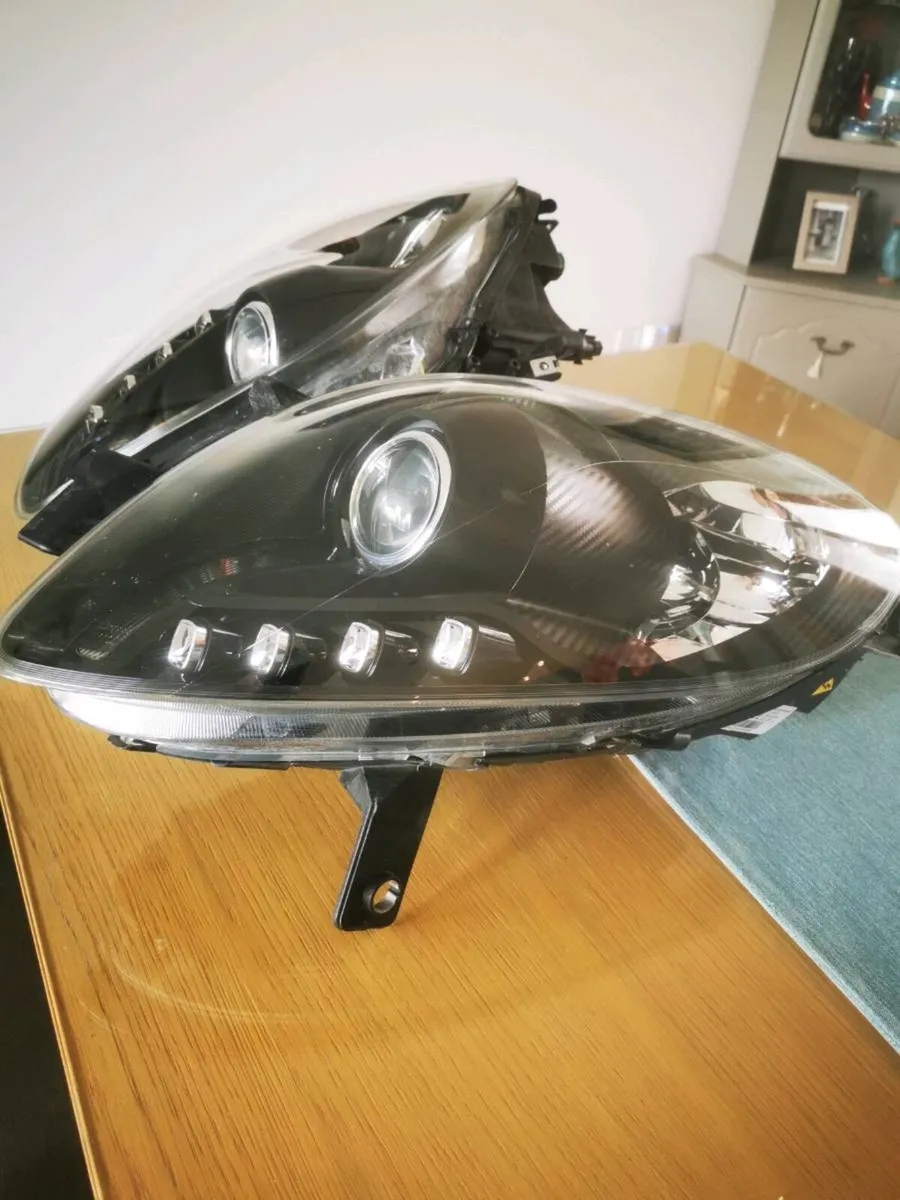 Alfa Romeo Bi-xenon Headlamps - Image 2