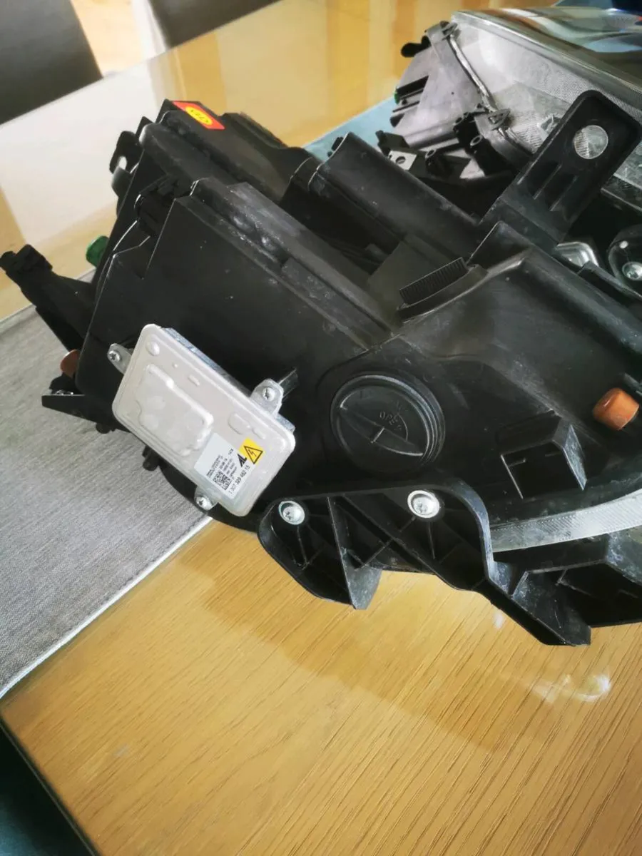 Alfa Romeo Bi-xenon Headlamps - Image 4
