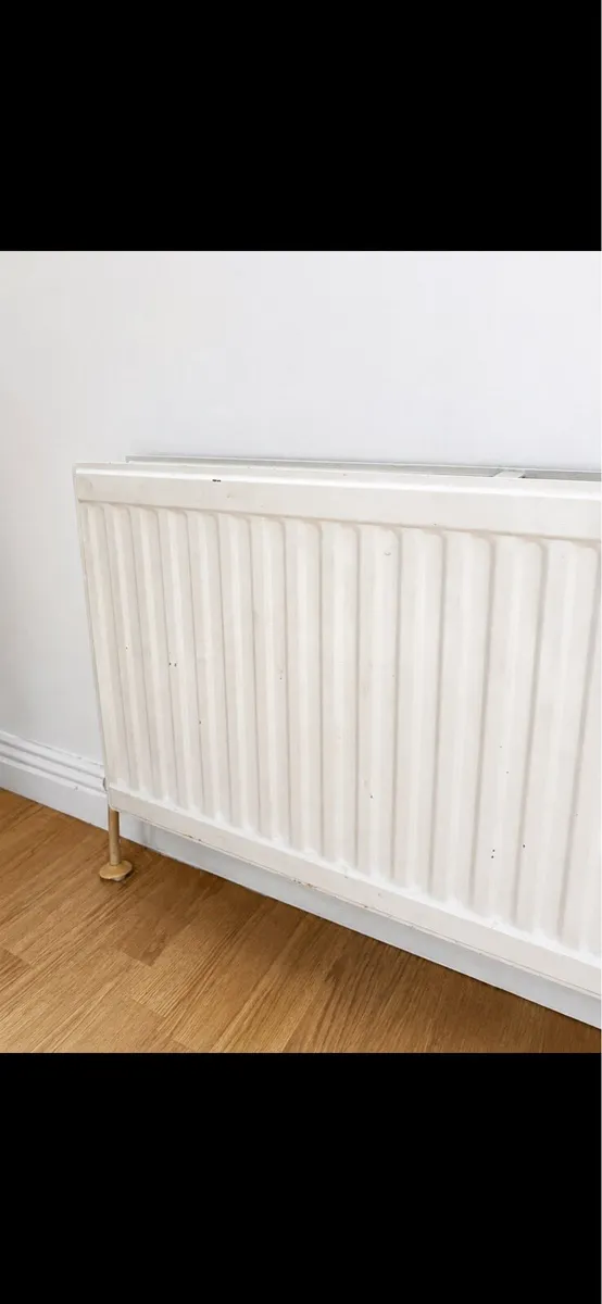 9 Central Heating Radiators - From €20/€300 Bundle - Image 3