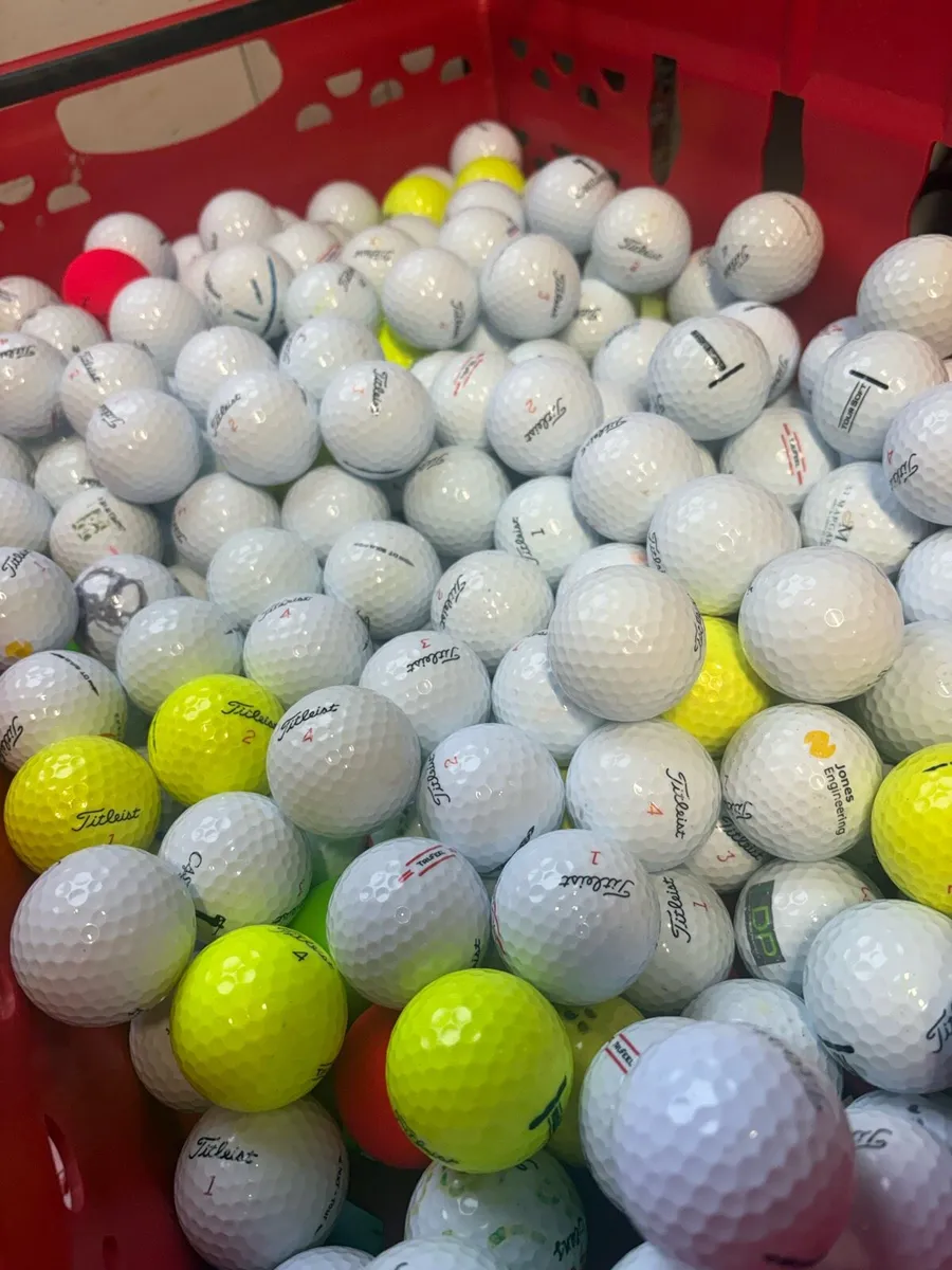 40 Titleist Golf Balls - Image 3