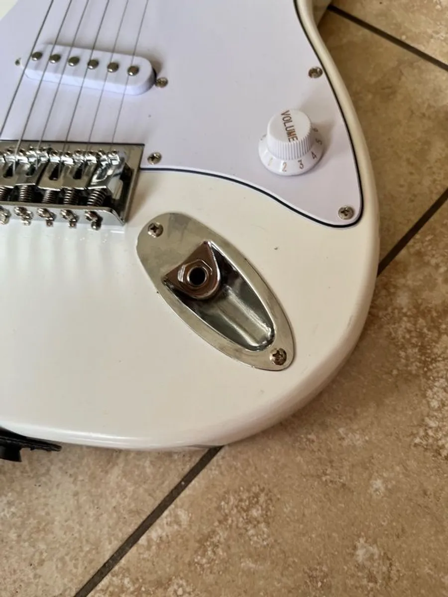 electric guitar - Image 2