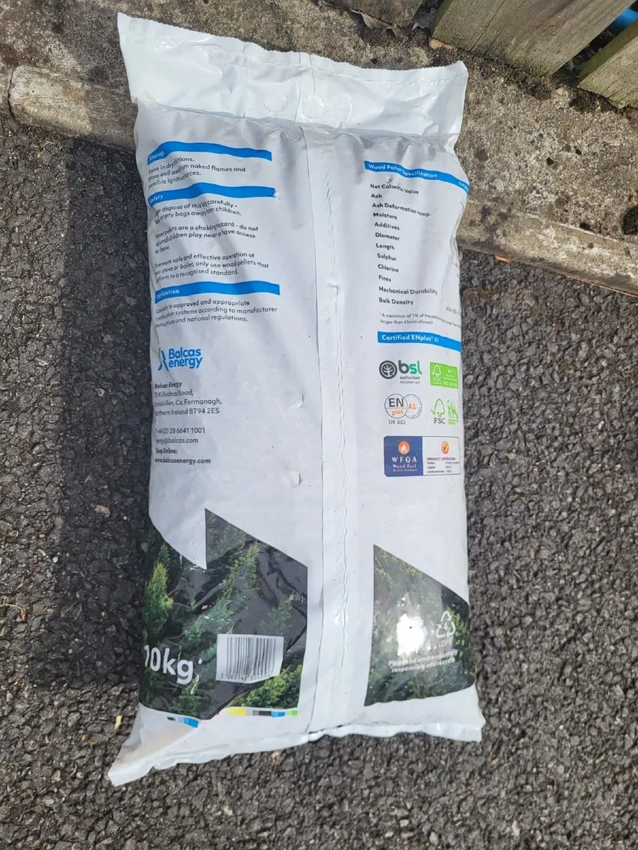 10kg bags wood pellets x 23 bags - Image 2