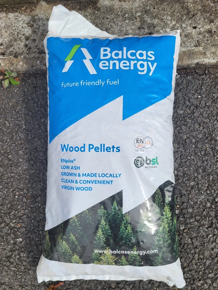10kg bags wood pellets x 23 bags - Image 1