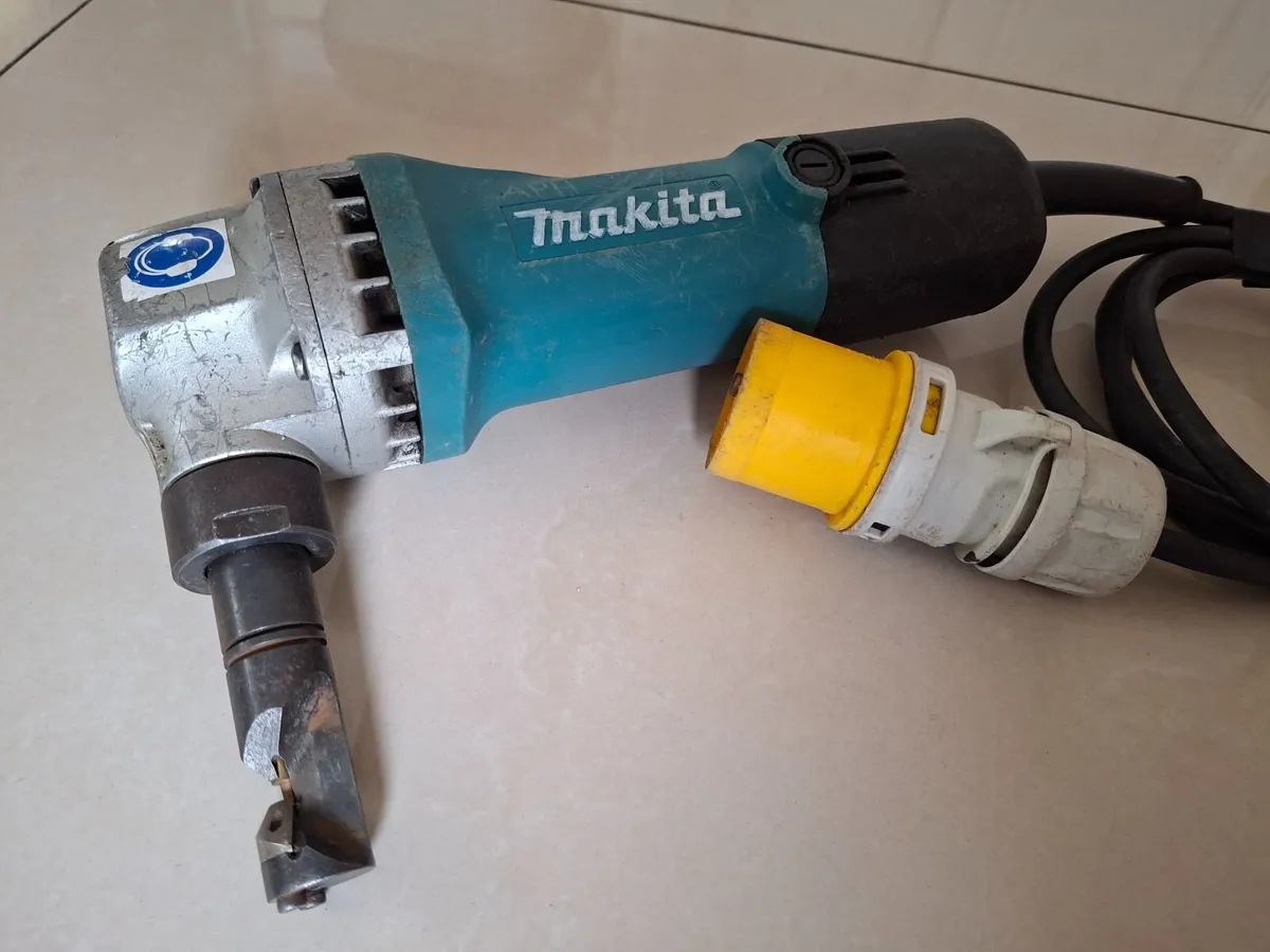 Makita Jn1601 Tin Nibblers 110v - Image 3