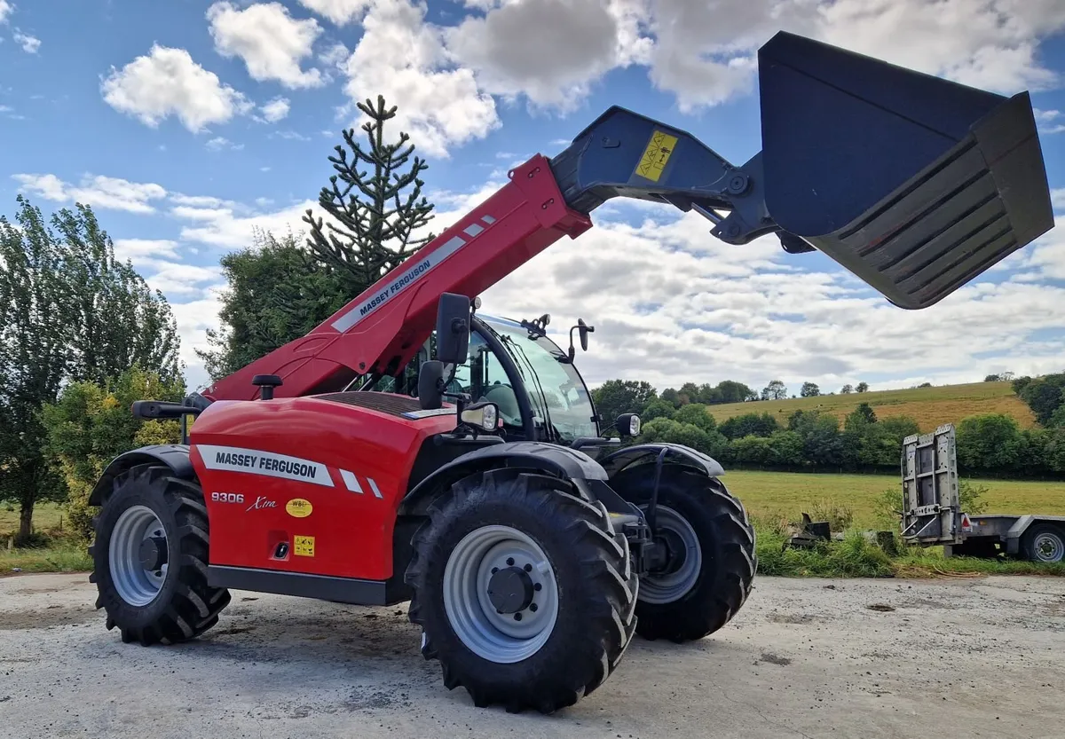 Massey Ferguson 9306 Extra 2017 LOW HOURS!! - Image 1