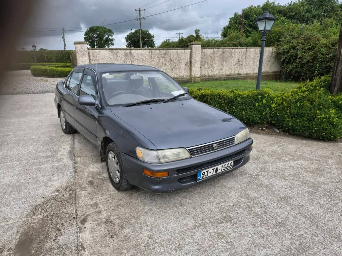Toyota ctolla - Image 2