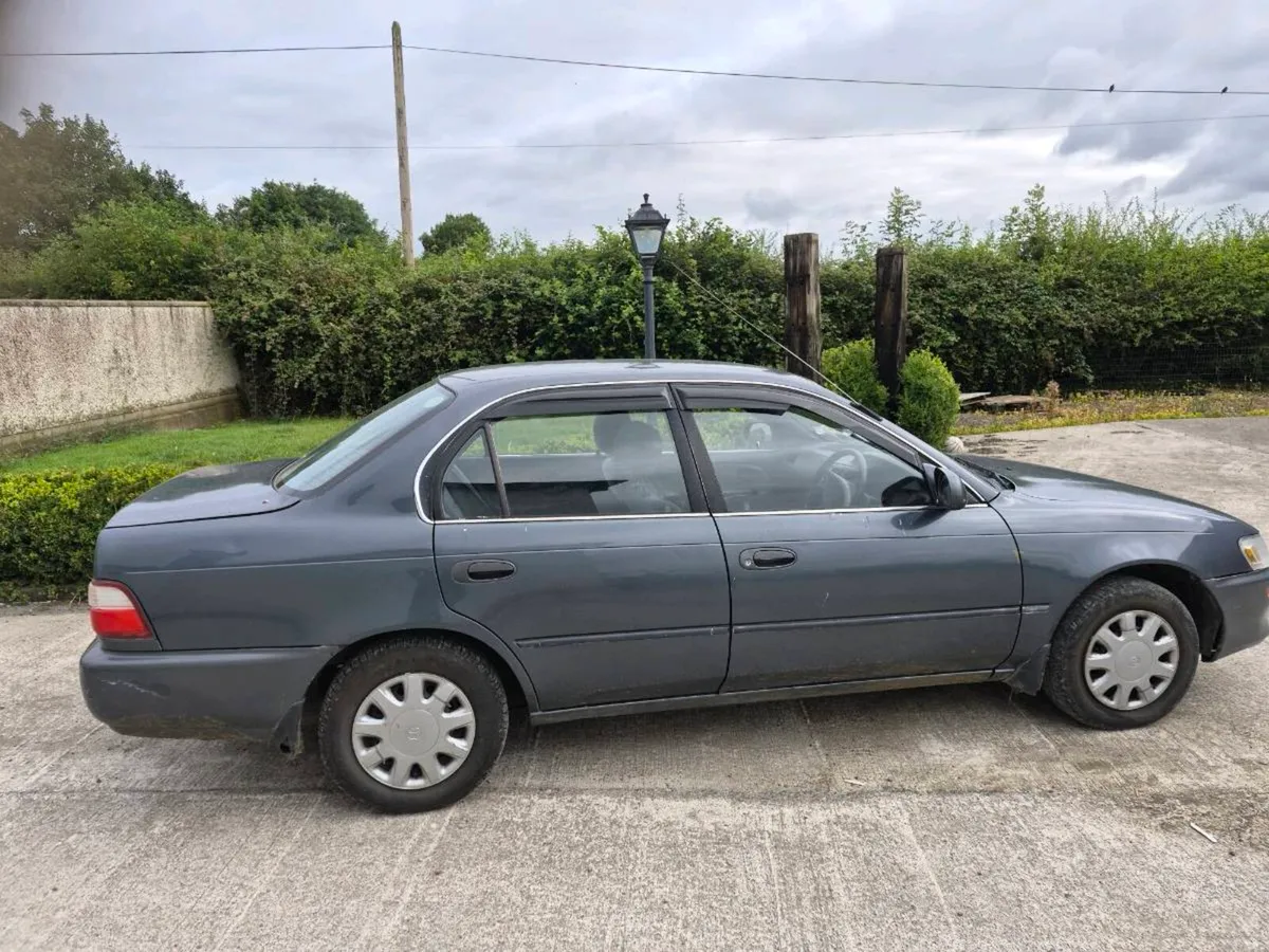 Toyota ctolla - Image 3