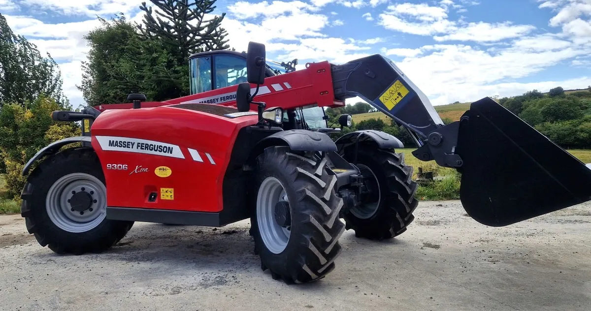 Massey Ferguson 9306 Extra 2017 LOW HOURS!! - Image 2