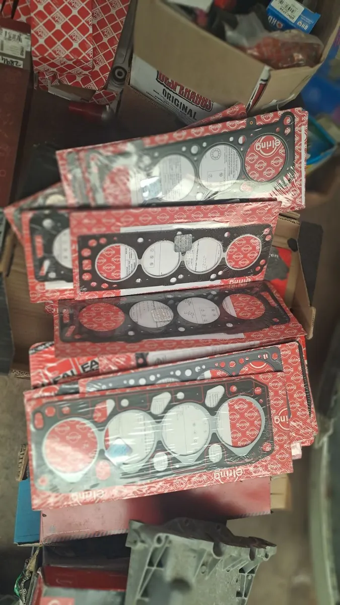 Car parts - Image 1