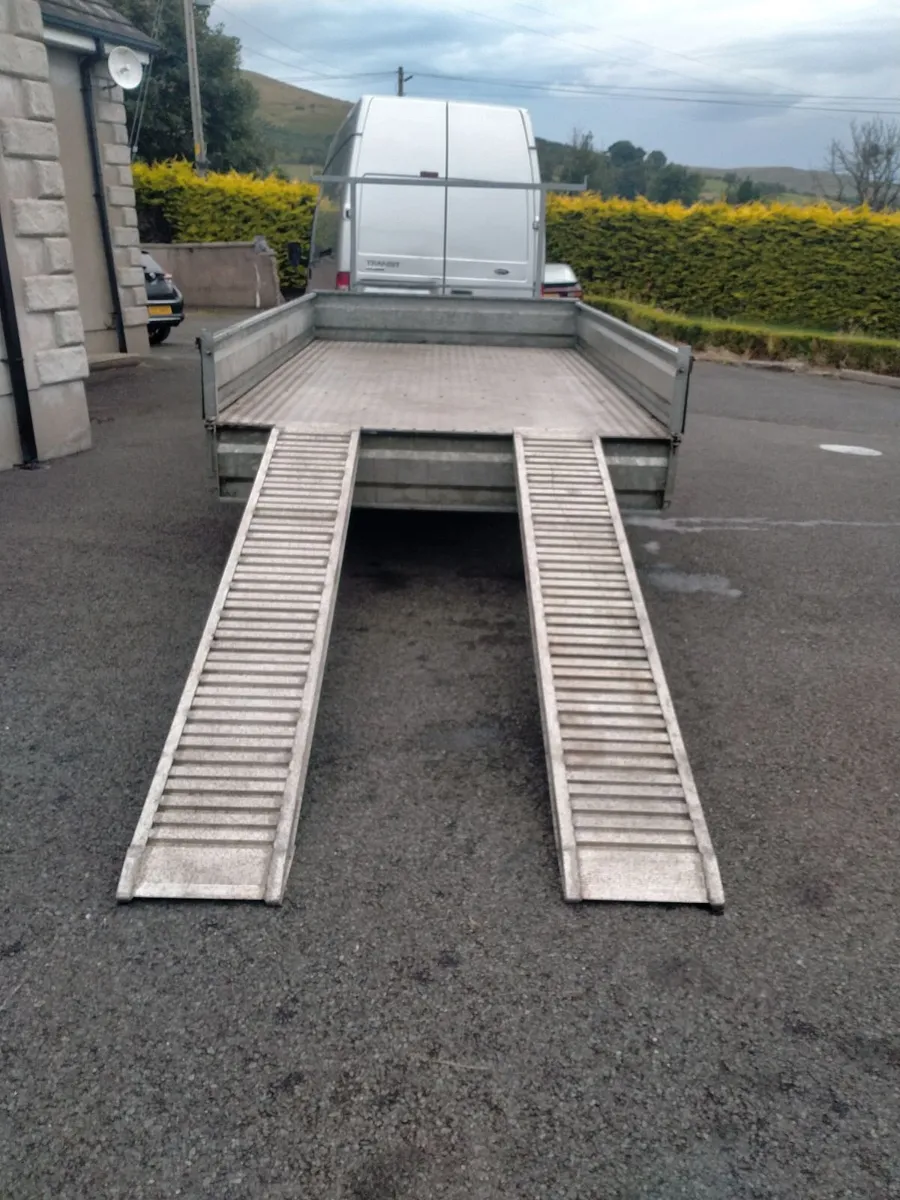 Trailer - Image 1