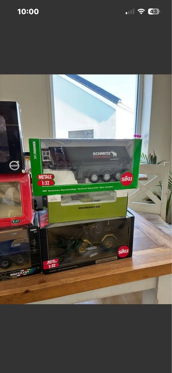 1:32 scale farm models - Image 1