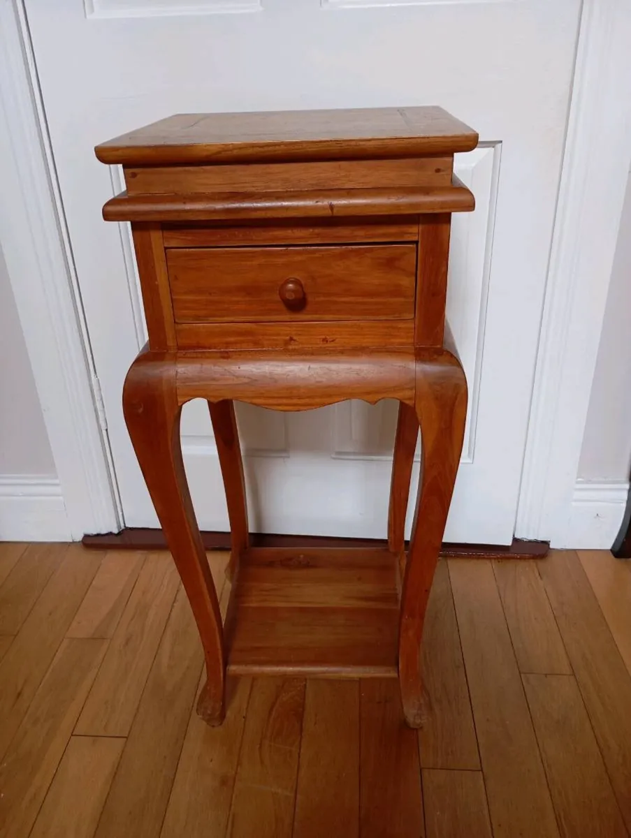 Side table for sale - Image 1