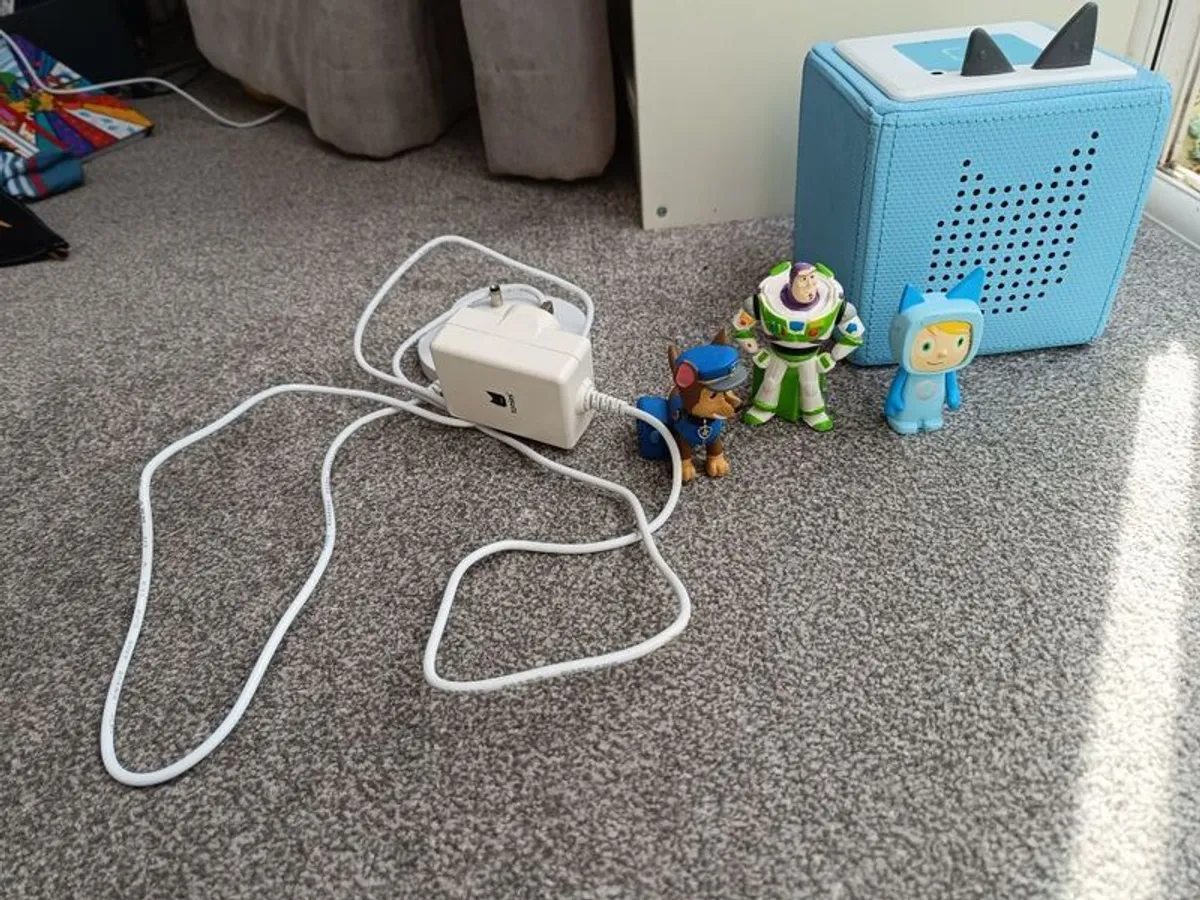 Tonies player and 3 figurines - Image 1