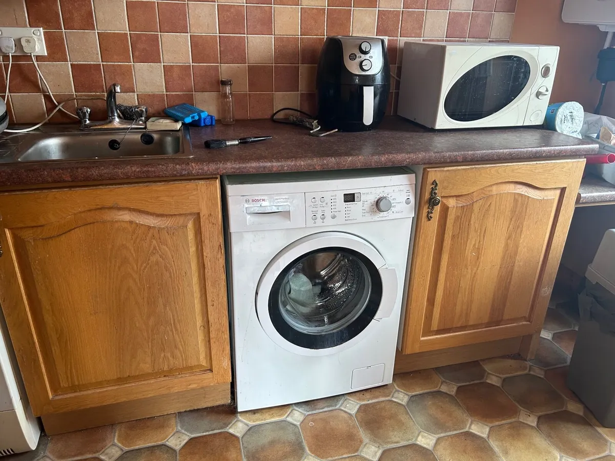 Kitchen & utility room - Image 2