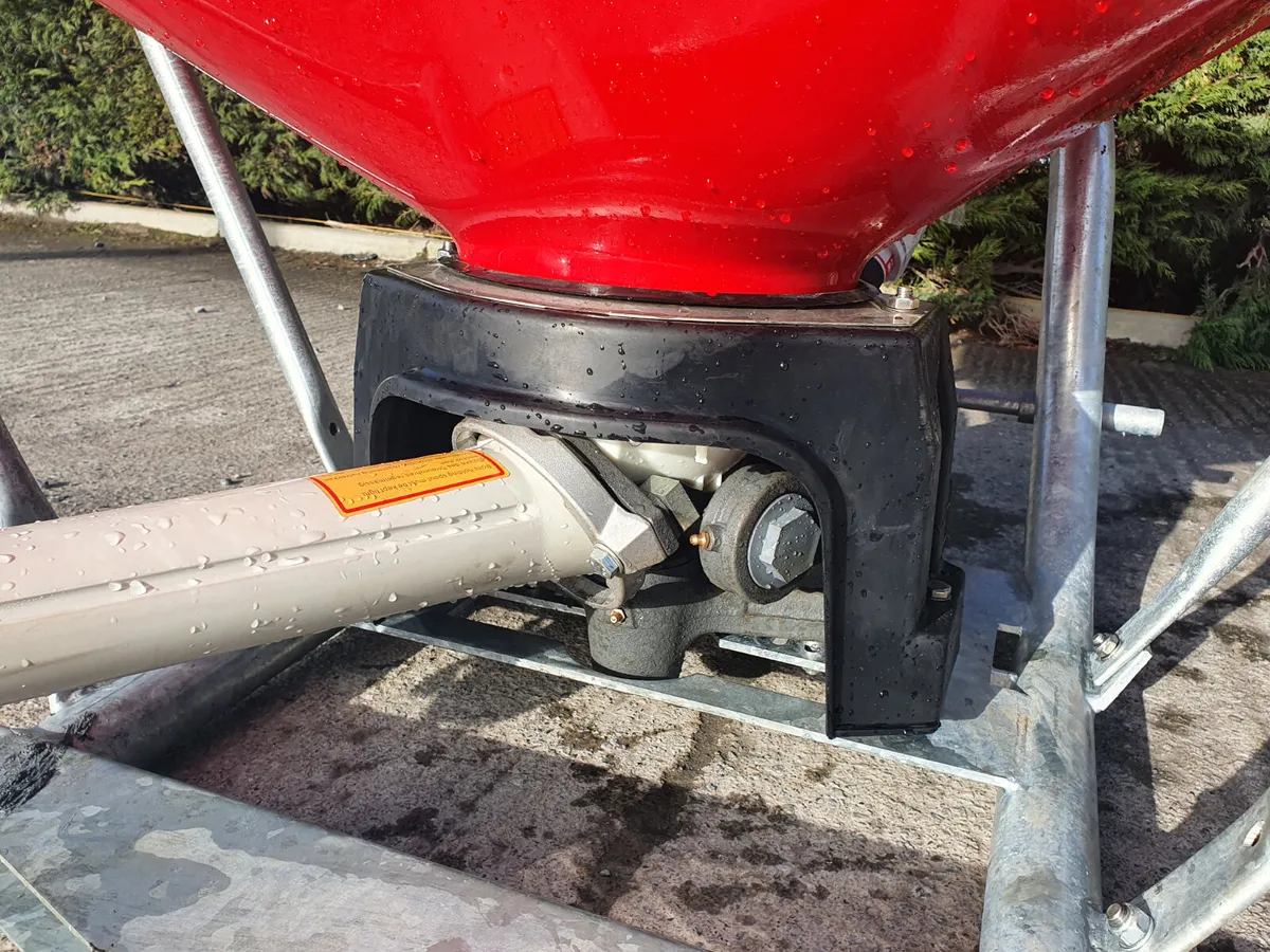 Rhino wagtail spreader 600l - Image 3