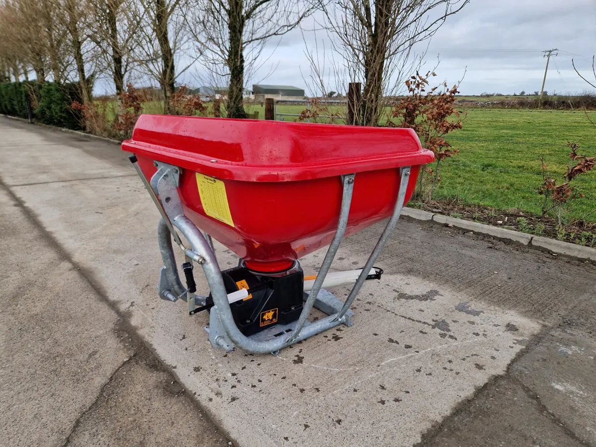 Rhino wagtail spreader 600l - Image 1