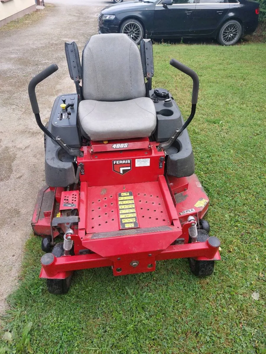 Zero turn lawnmower - Image 1