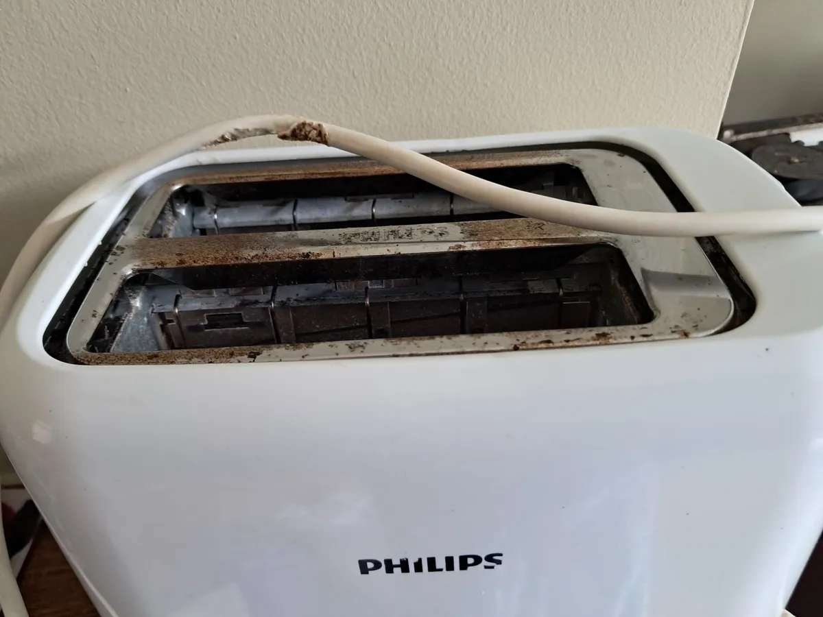 FREE - Philips toaster - Image 1