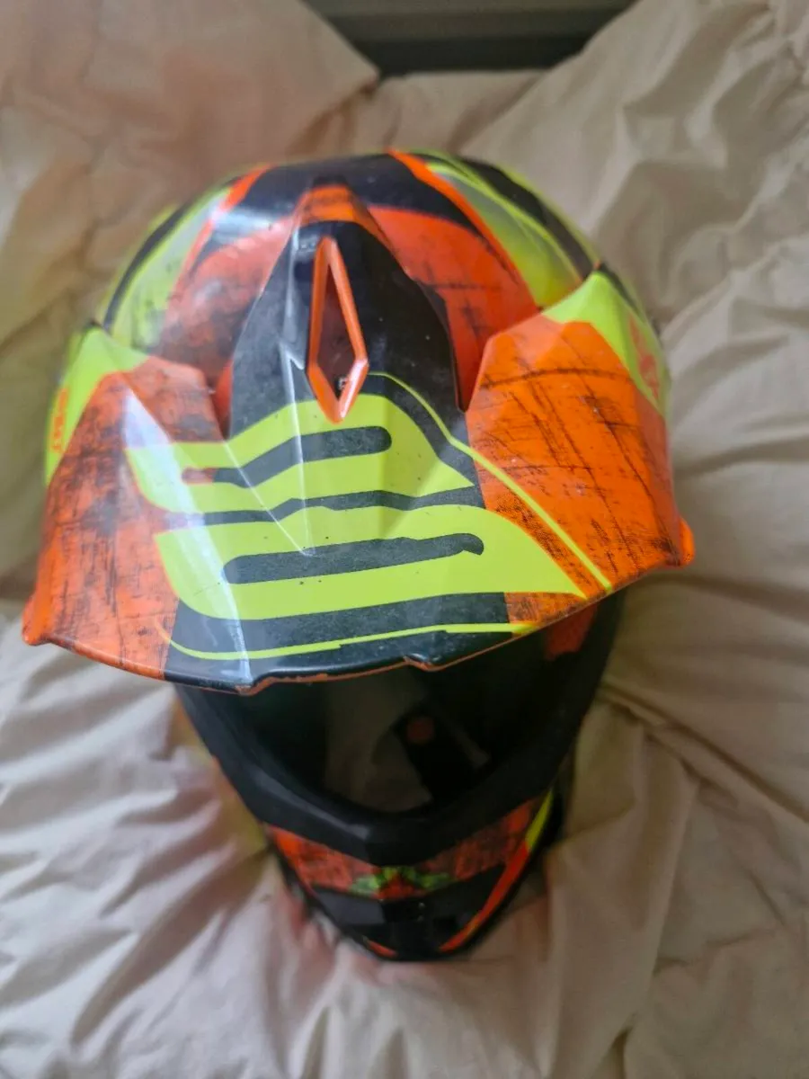 Full face helmet - Image 1