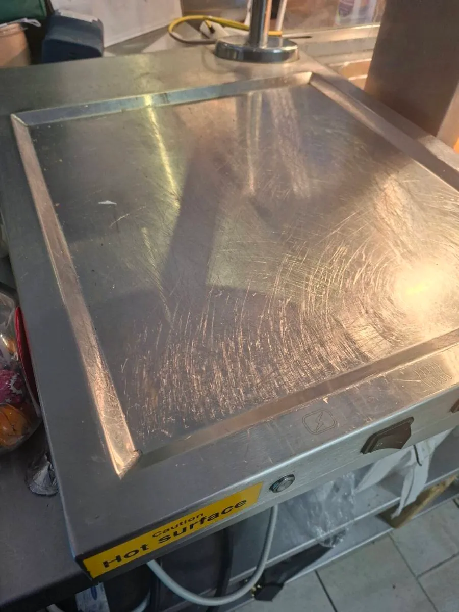 Hot meat plate with new heat lamp - Image 1