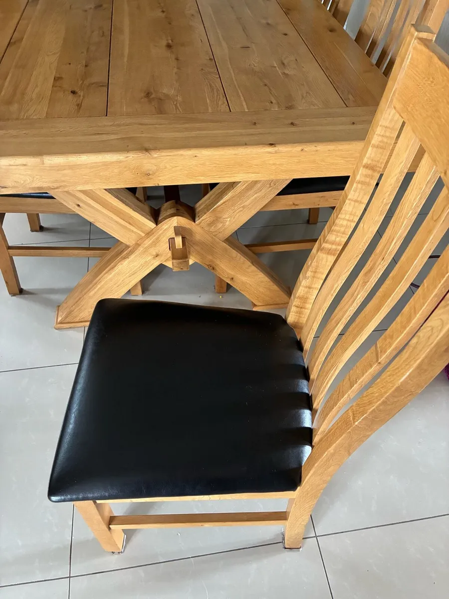 Solid Oak Dining Table & 8 chairs - Image 3