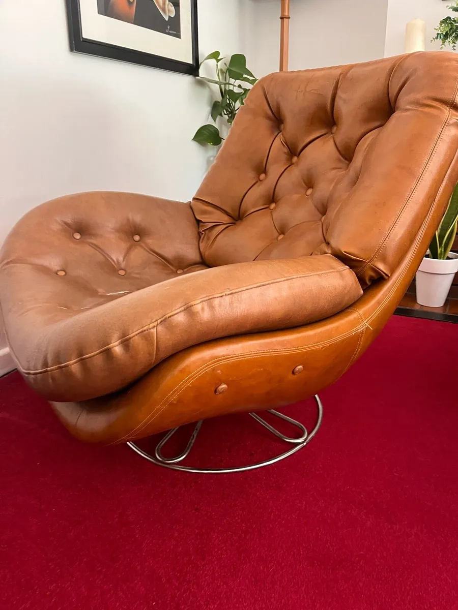 Vintage 1970s Tan Leather Swivel Lounge Chair - Image 2