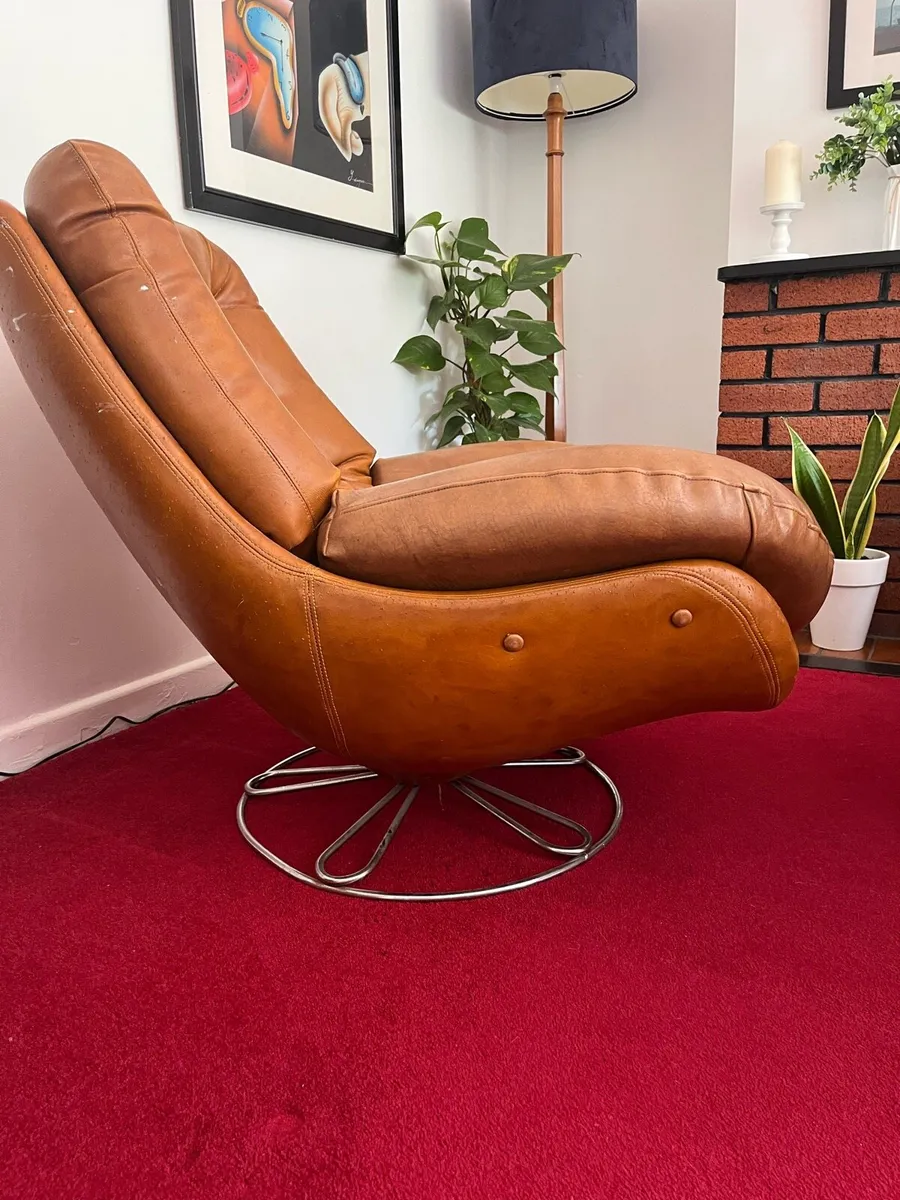 Vintage 1970s Tan Leather Swivel Lounge Chair - Image 1