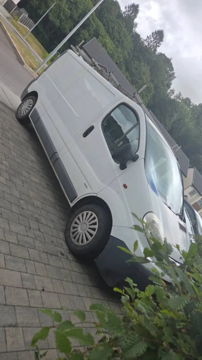Vauxhall V - Image 4