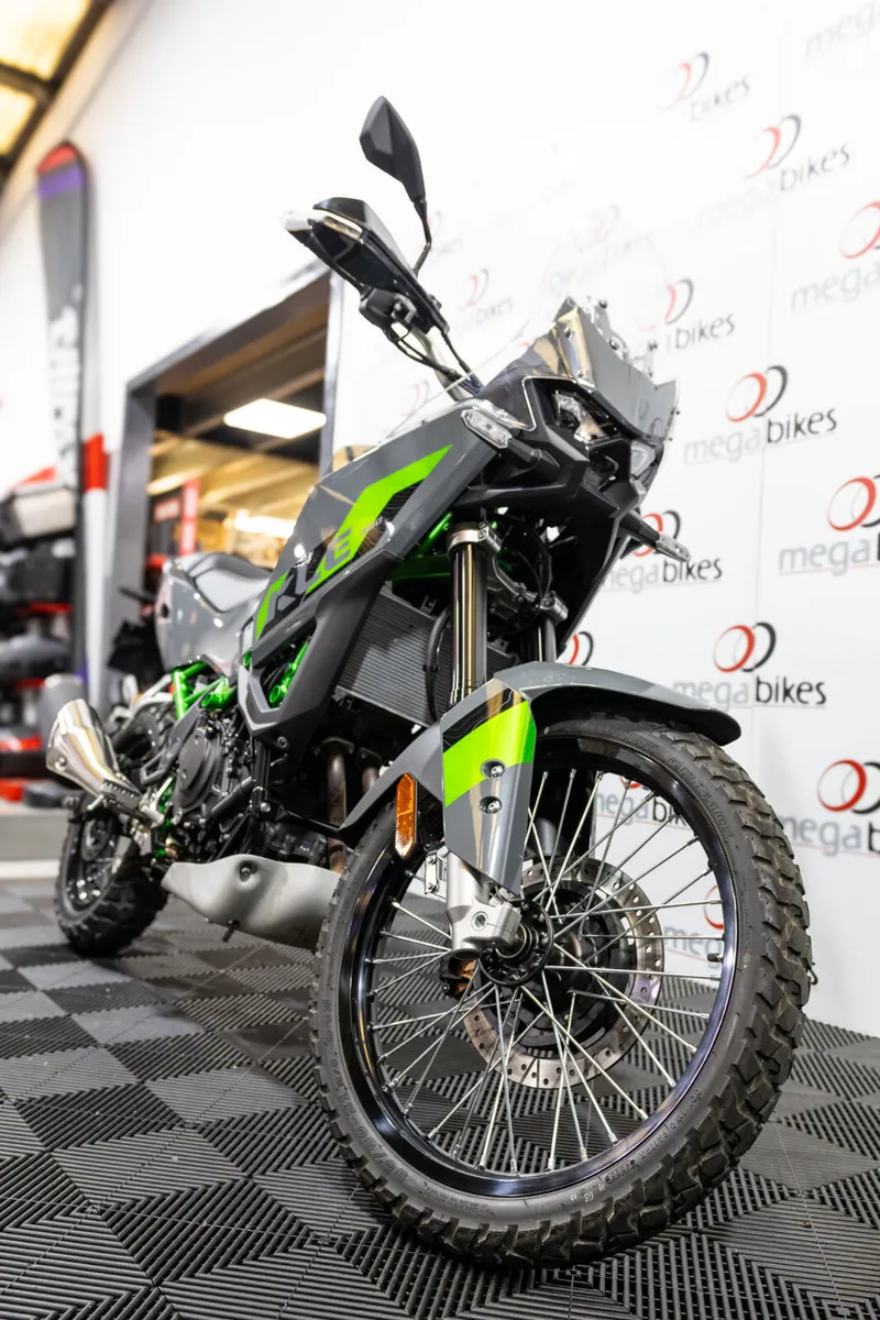Kawasaki KLE500 2026 - Image 3