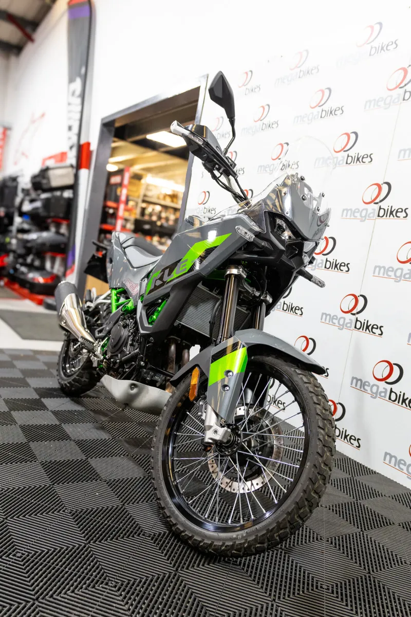 Kawasaki KLE500 2026 - Image 4
