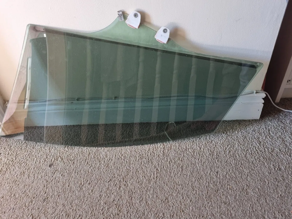 Honda Stream 2010 driver's doors. - Image 3