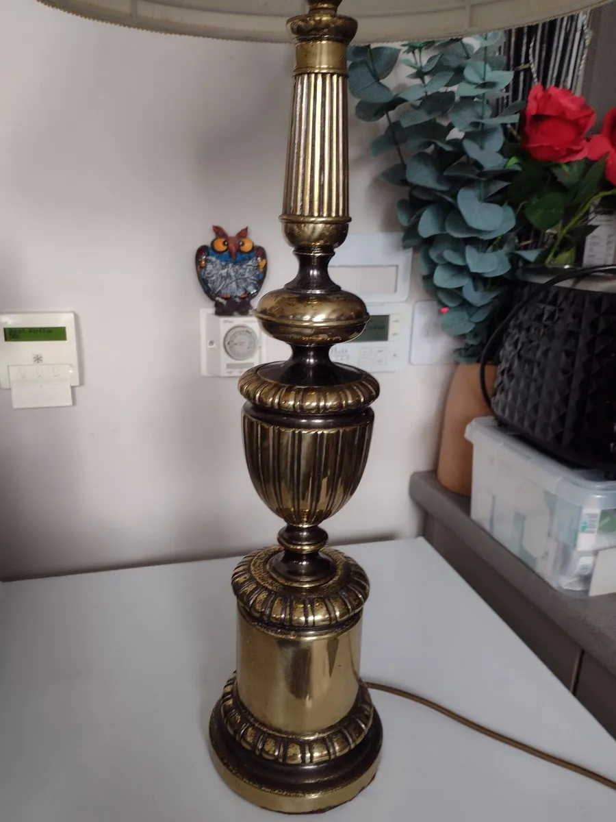 Large heavy 1950's metal table lamp - Image 2