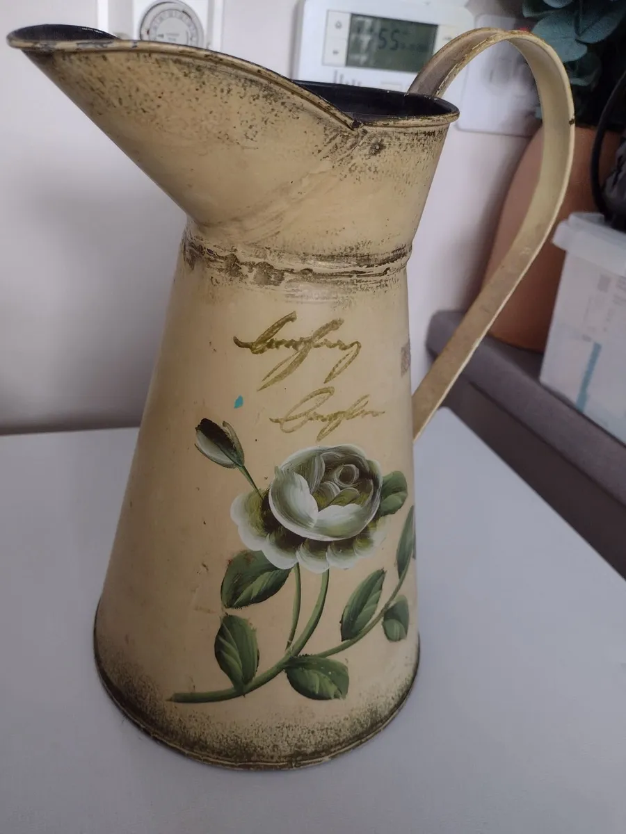 Ornamental Jug for dried flowers - Image 1
