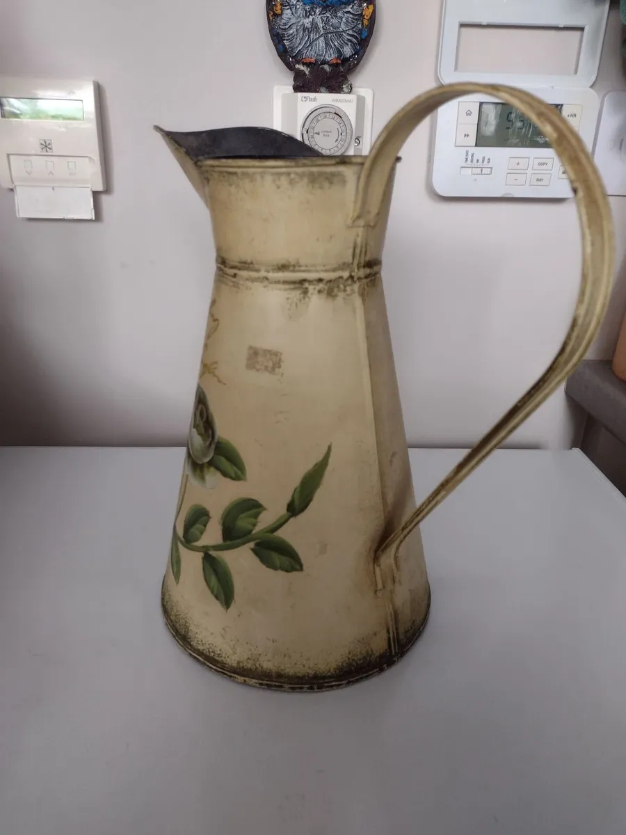Ornamental Jug for dried flowers - Image 3