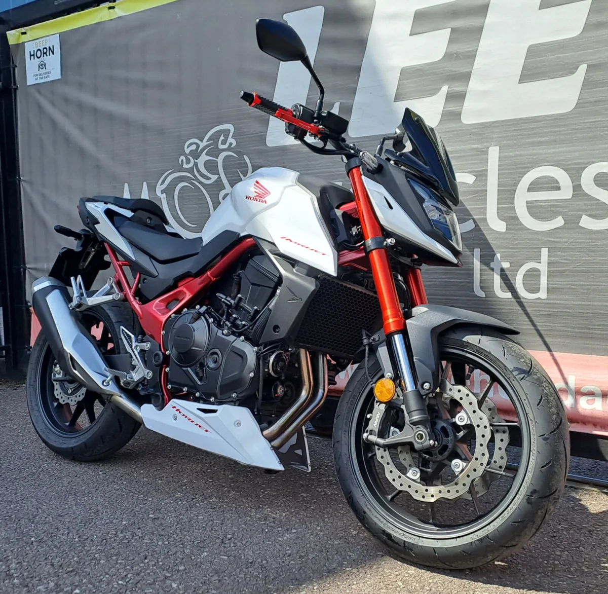 2025 Honda Hornet 750 - Image 2