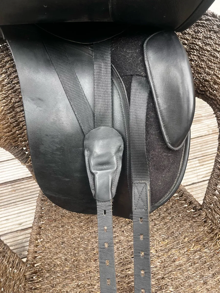 Ideal Pony Dressage Saddle - Image 2