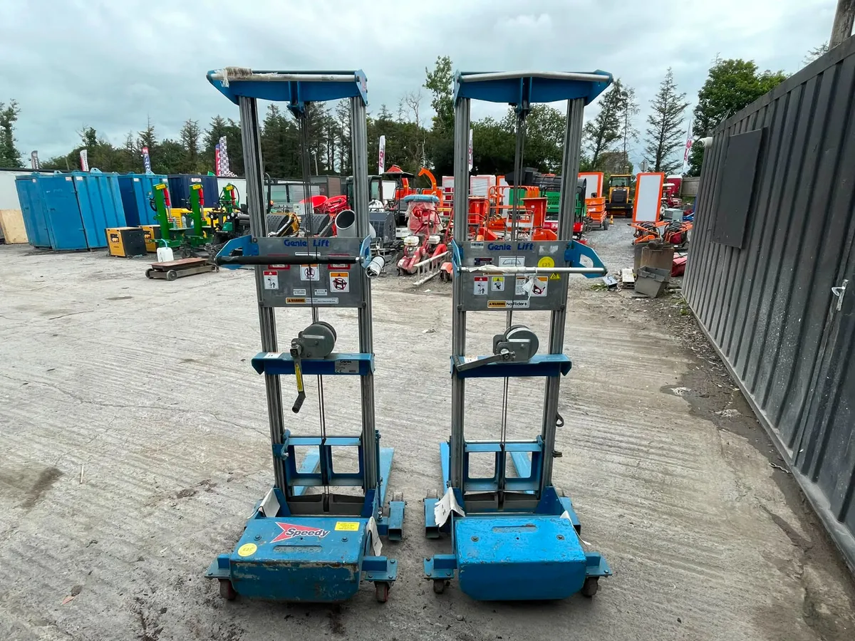 Genie GL-10 material lift - Image 2