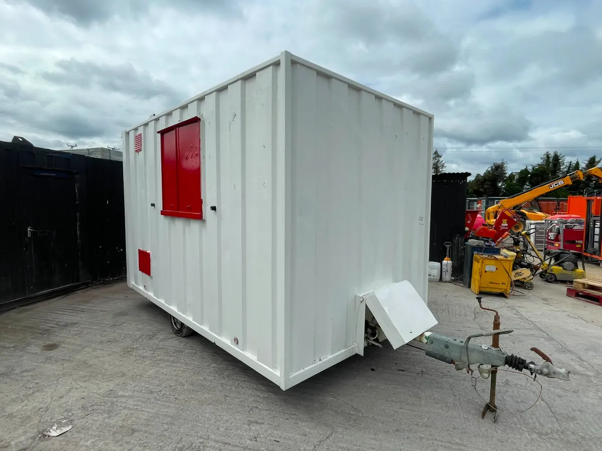 Towable site welfare cabin - Image 1