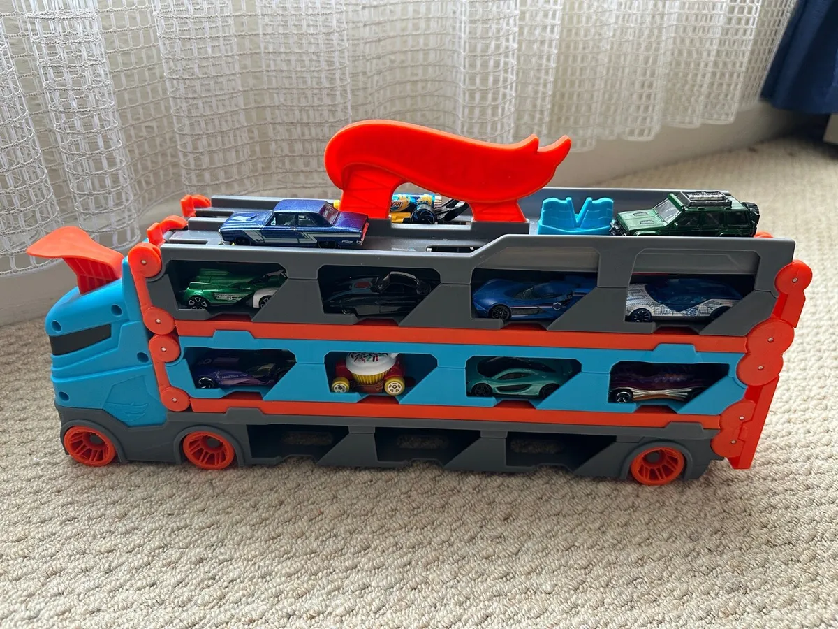 Hotwheels Truck Set With Many Extra Cars - Image 4
