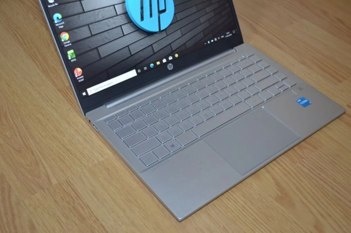 HP 14-inch i3 Laptop, SSD, Touchscreen + MS Office - Image 3