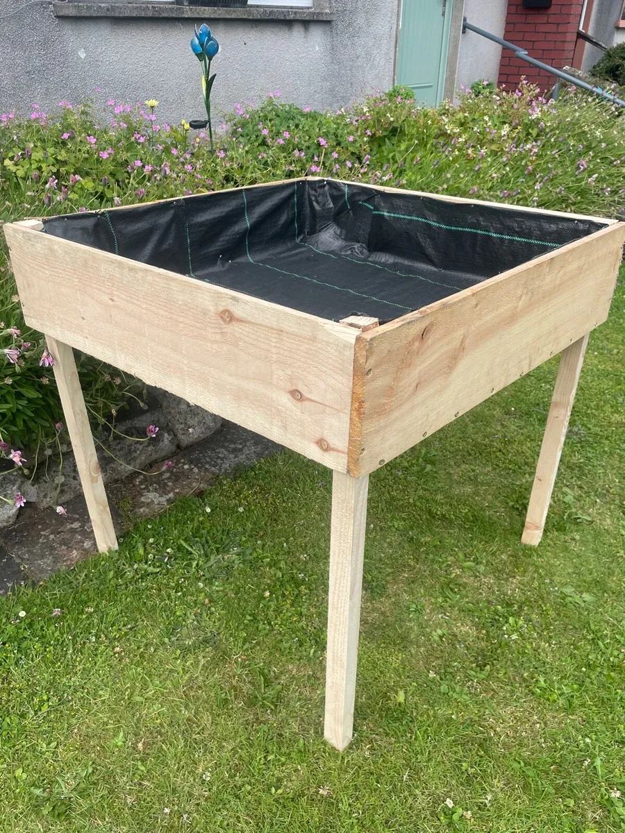 Raised wooden planter - Image 3
