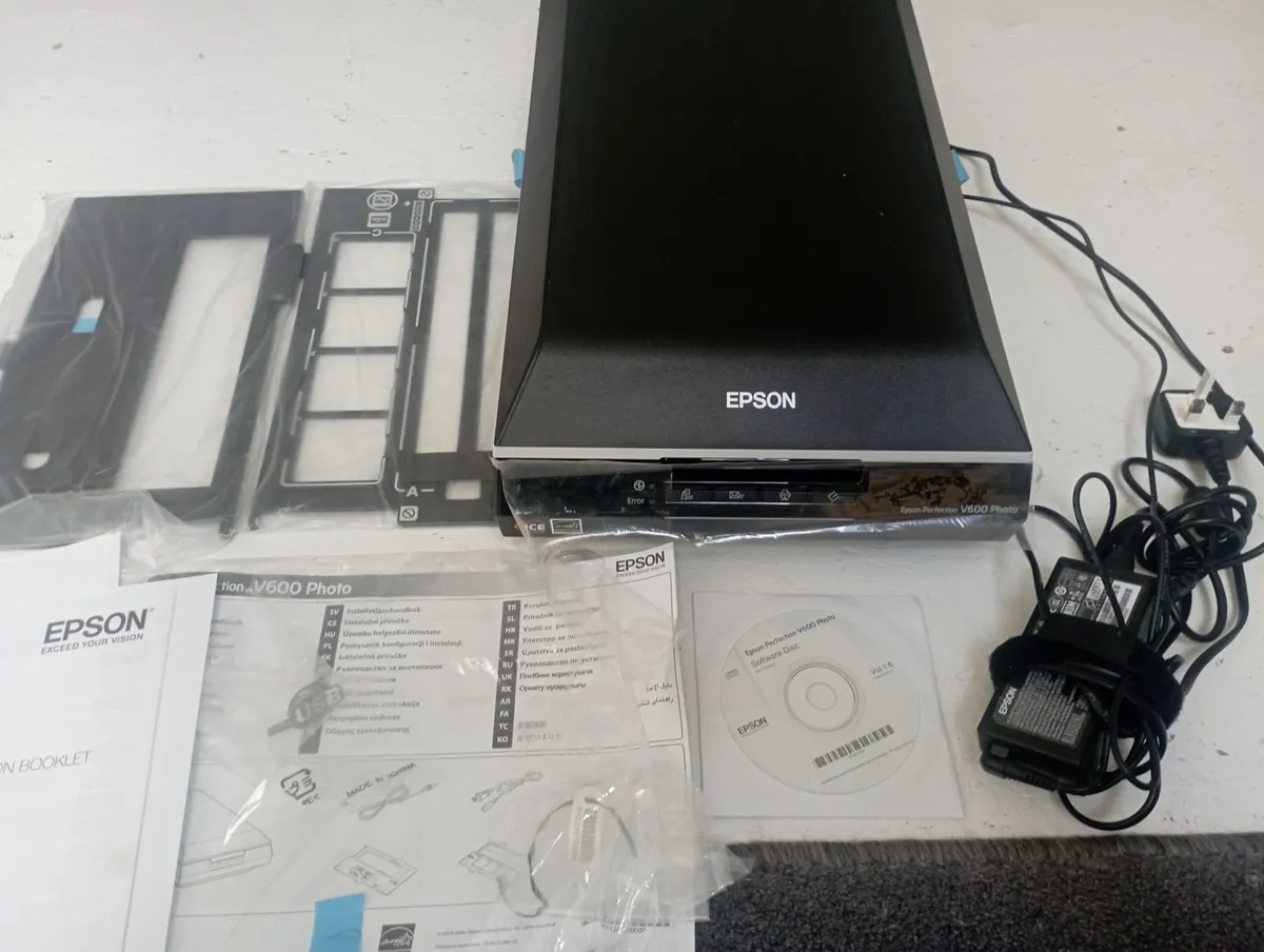 Scanner, Epson A4 flatbed, perfection V600 photo - Image 2