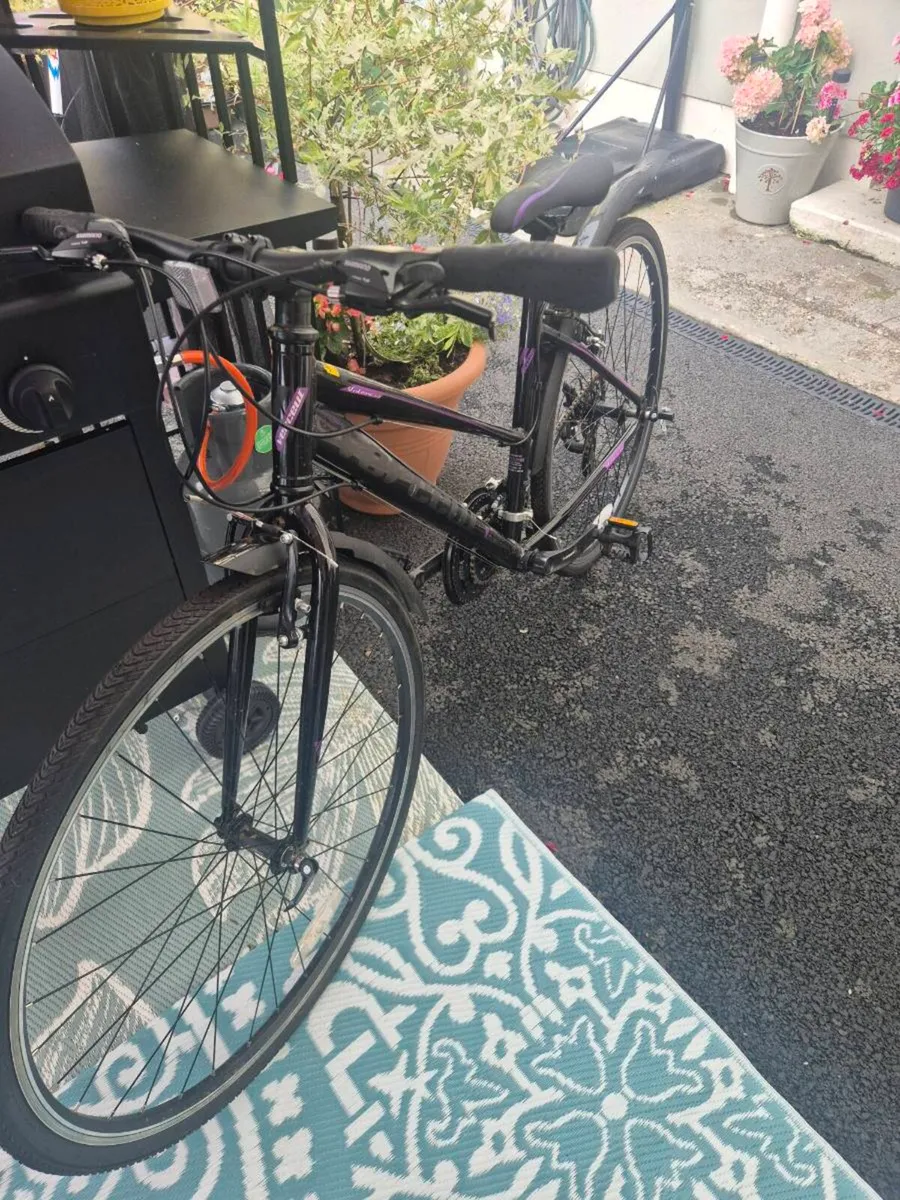 Ladies Aluminium Hybrid Bike - Image 1