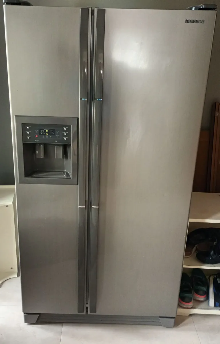 Samsung American Fridge Freezer - Image 1