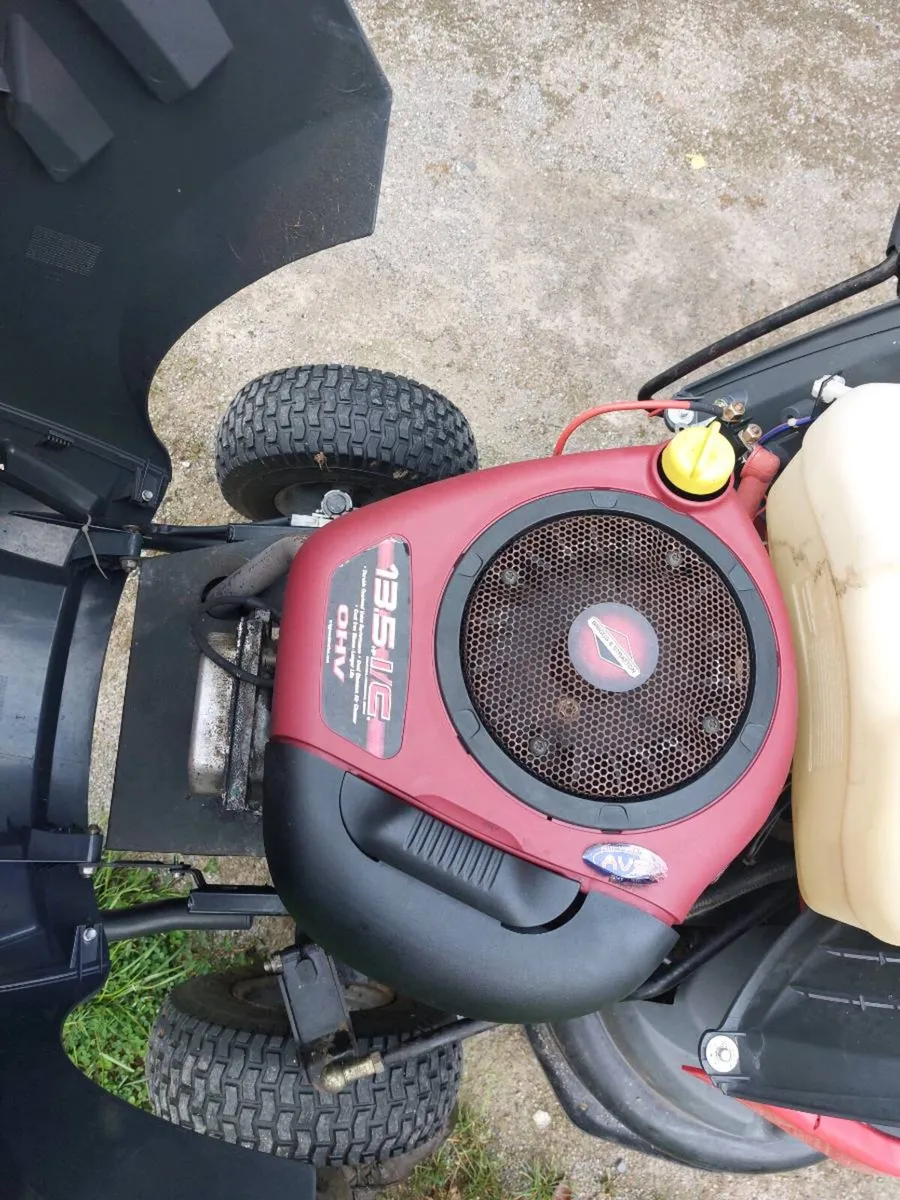 Ride on lawnmower - Image 2