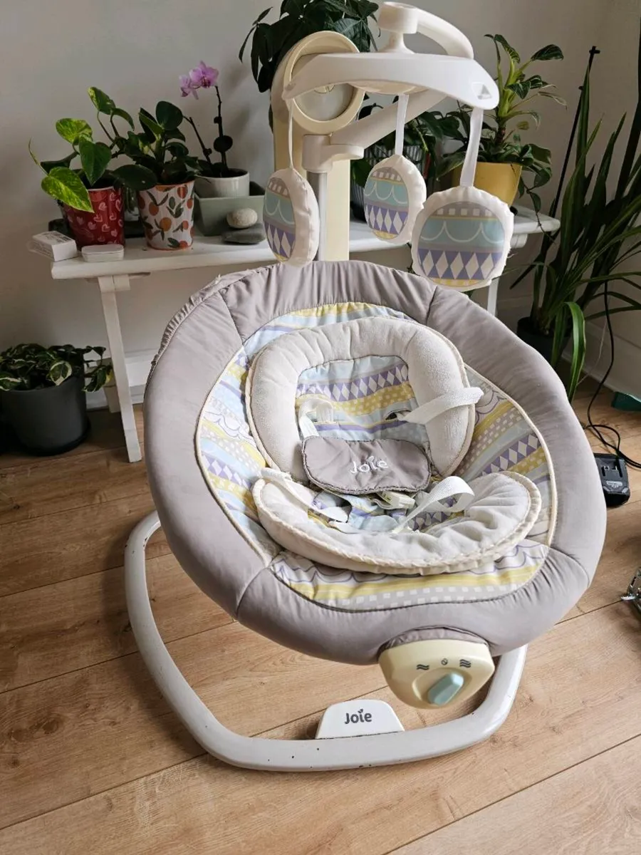 Joie swing chair - Image 1