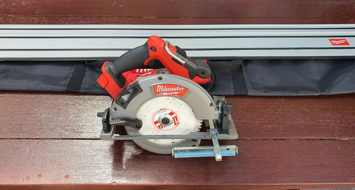 190mm Milwaukee M18 Circular Saw + Guide Rail - Image 2